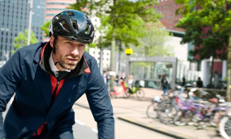 Hybrid Blue, a ‘game-changing’ business suit for stylish commuter