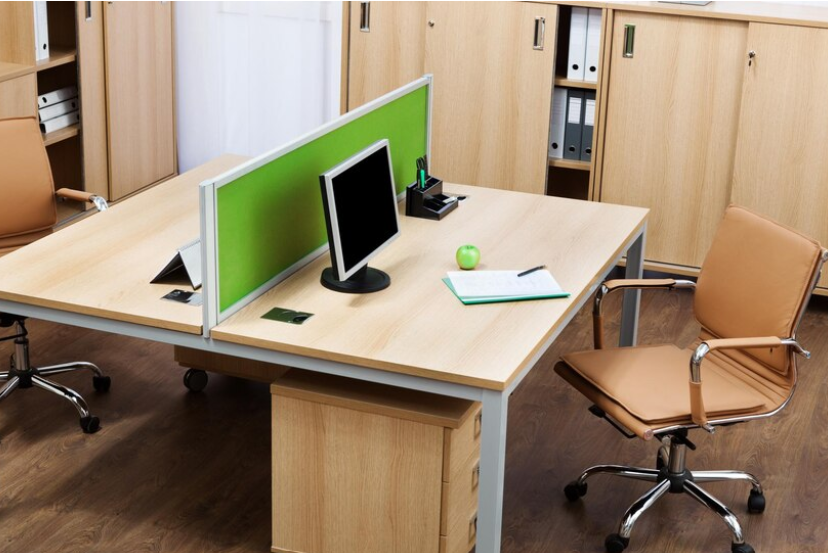 Office Desks 101: How to Choose the Best Desk for Your Team’s Needs