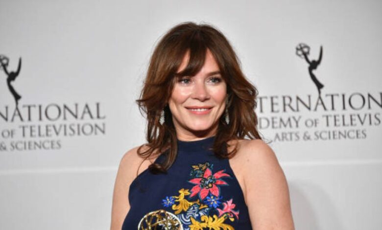 anna friel
